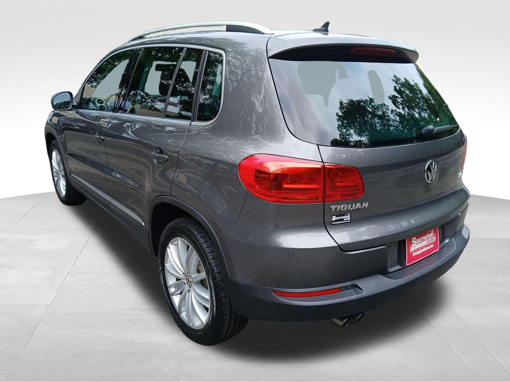 Used 2015 Gray Volkswagen SEL image 3