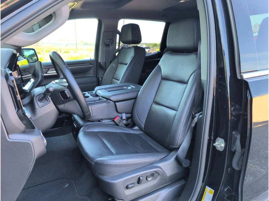 Used 2025 BLACK GMC Crew Cab 147" SLT image 11