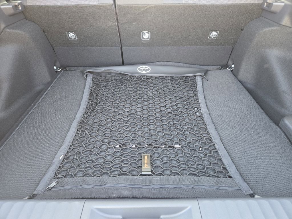 2026 Toyota Prius Plug-in Hybrid SE - Photo 23