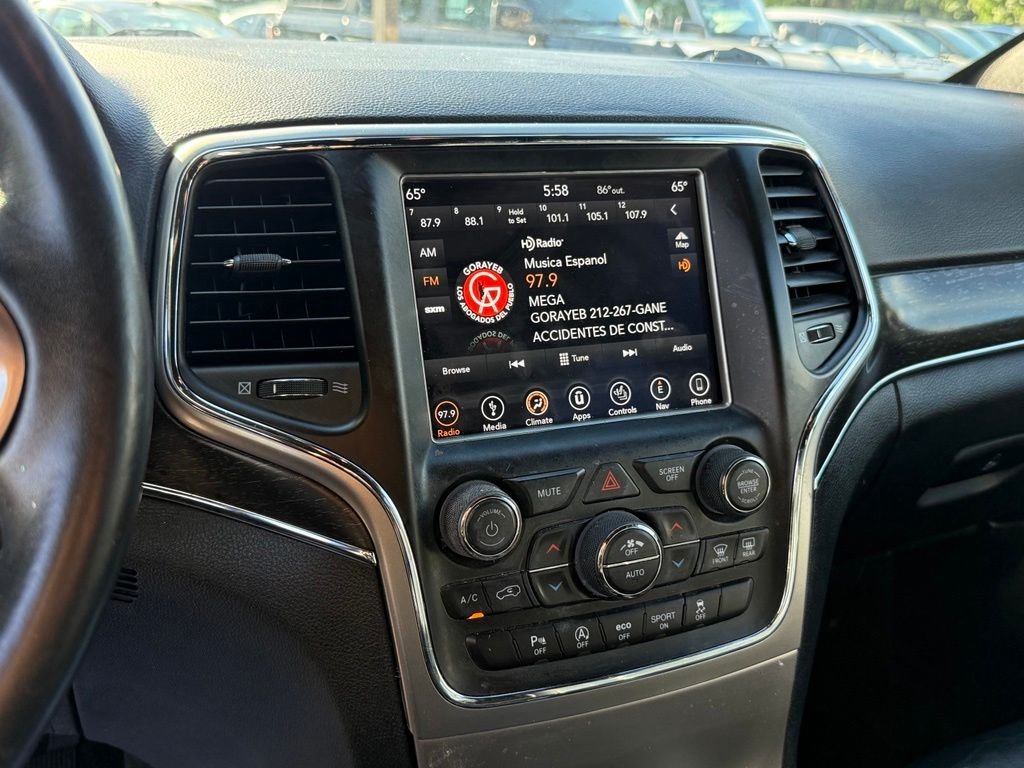 Used 2018 White Jeep Limited image 16