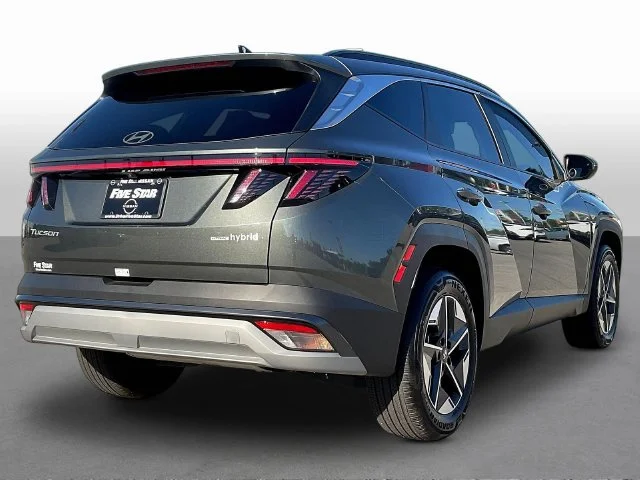 Used 2025 Gray Hyundai SEL Convenience image 7