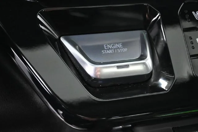 Used 2025 Sterling Metallic GMC Denali image 19