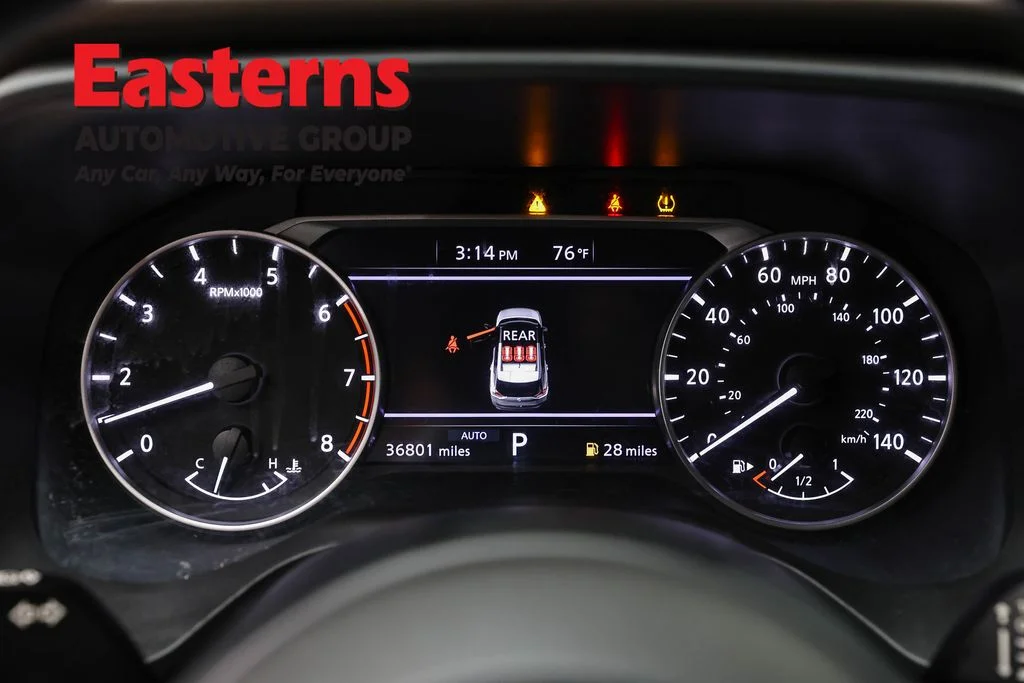Used 2023 Red Nissan S image 18