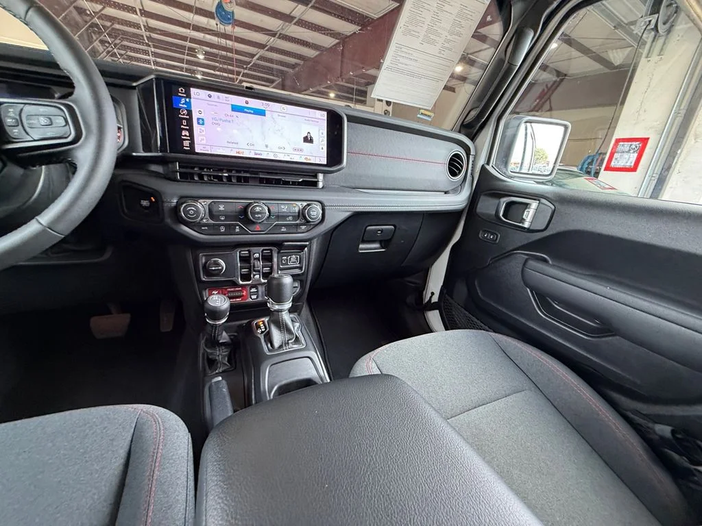 Used 2026 White Jeep Rubicon image 15