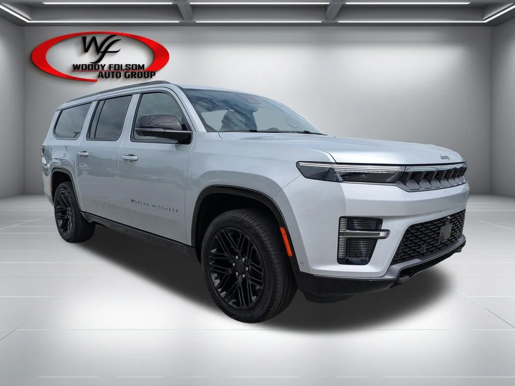 New 2026 Silver-Zynith Exterior Paint Jeep Limited Reserve image 2