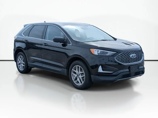 Used 2024 Black Ford SEL image 3