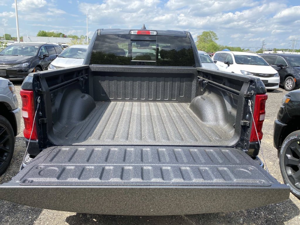New 2026 Forged Blue Metallic Exterior Paint Ram Big Horn/Lone Star image 4