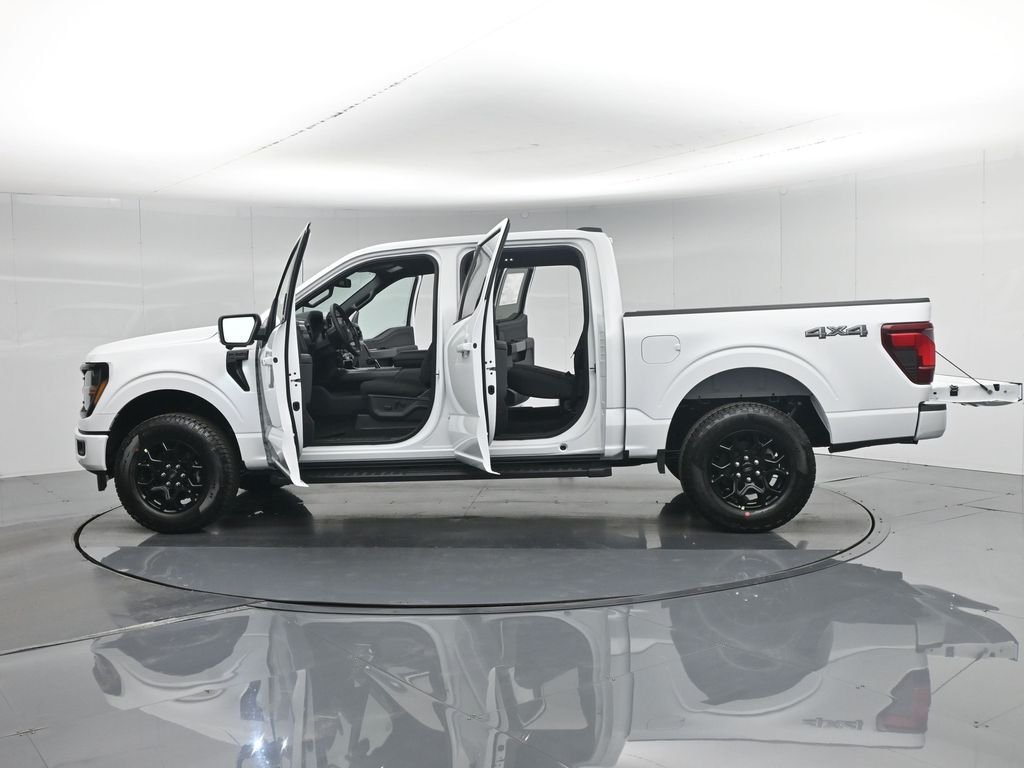 New 2026 Oxford White Ford XLT image 38