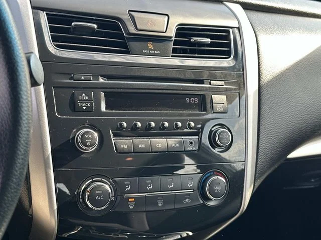 Used 2013 Silver Nissan 2.5 S image 3