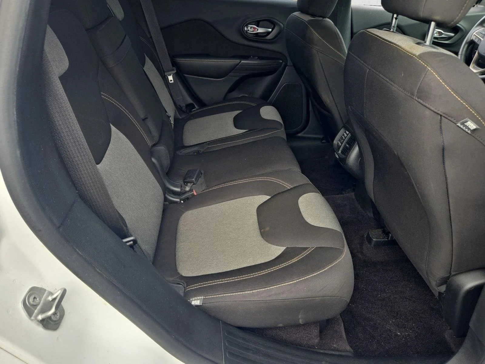 Used 2017 Bright White Clearcoat Jeep Sport image 18