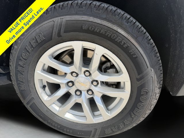 Used 2024 Summit White Chevrolet LT image 37