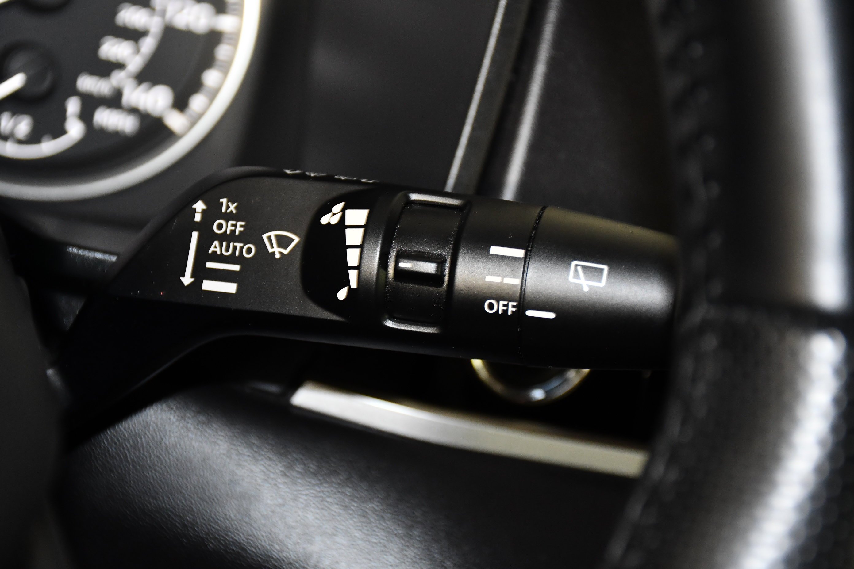 Certified Used 2024 Black Diamond Mitsubishi SE image 23
