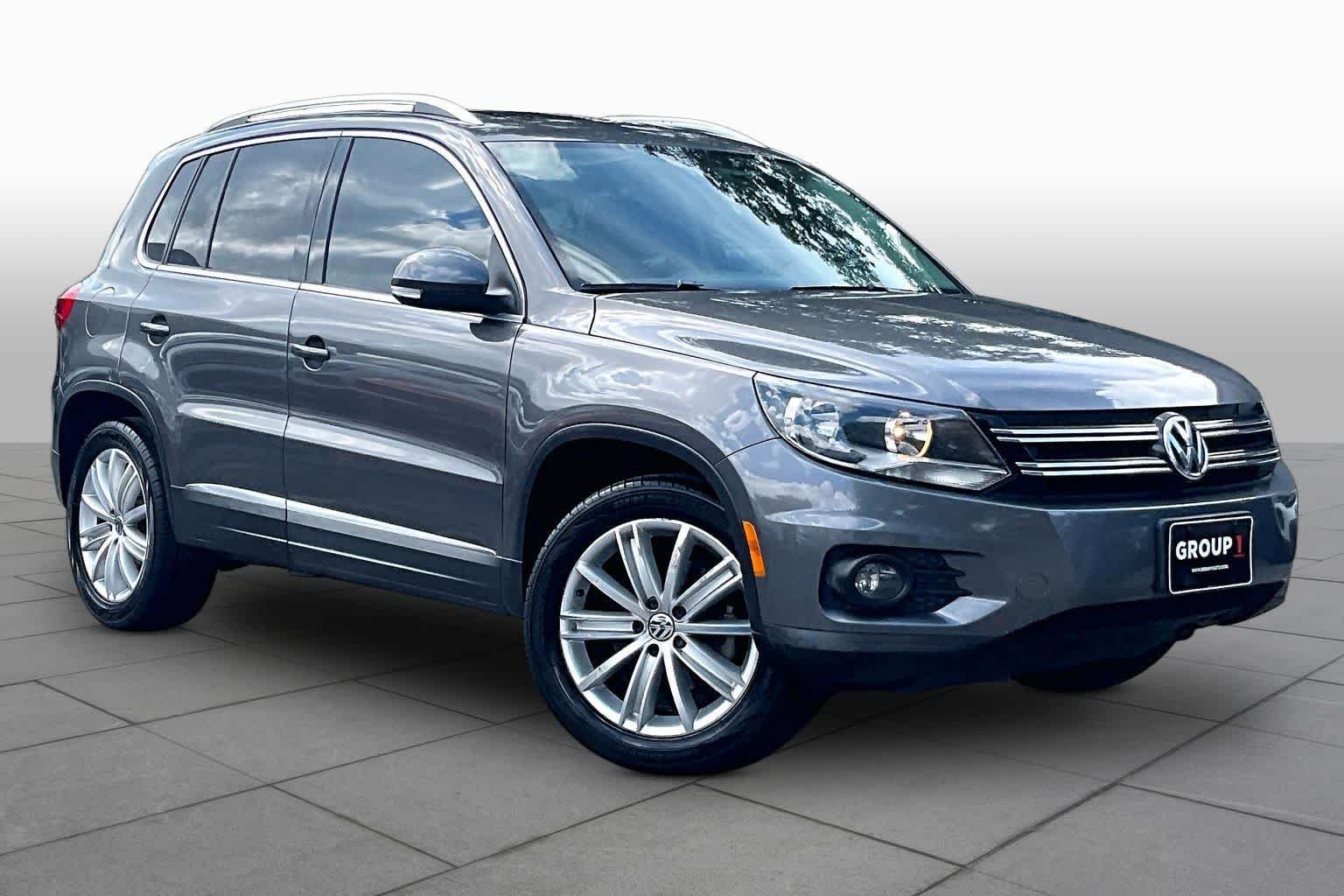 Used 2014 Pepper Gray Metallic Volkswagen SEL image 3