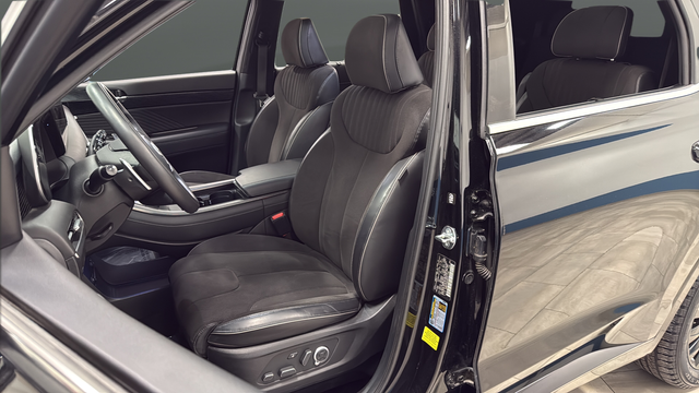 Used 2025 Abyss Black Pearl Hyundai Calligraphy Night Edition image 9