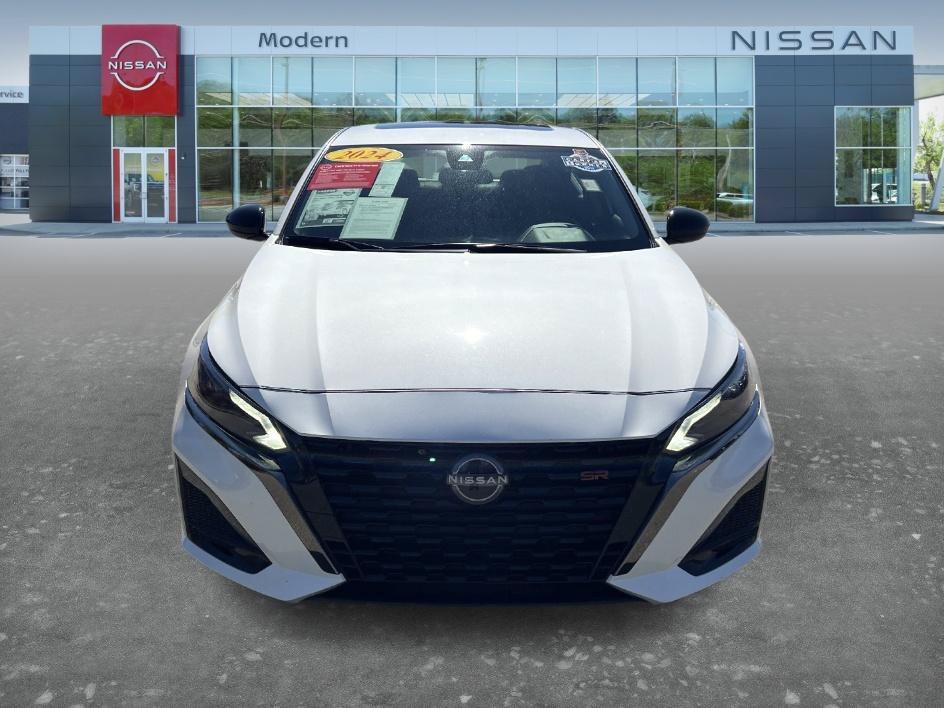 Used 2024 Pearl White Tricoat Nissan 2.5 SR image 2