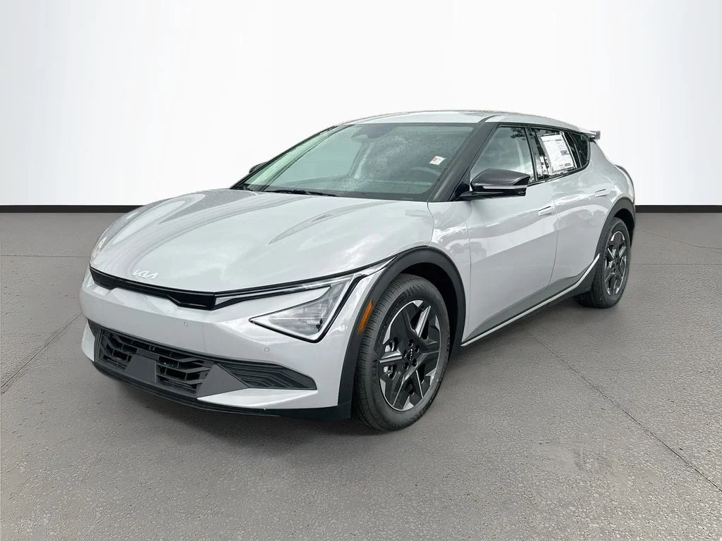 New 2026 Wolf Gray Kia LIGHT image 3