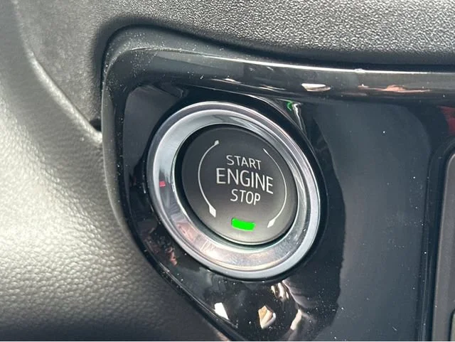New 2026 Summit White GMC Elevation image 30