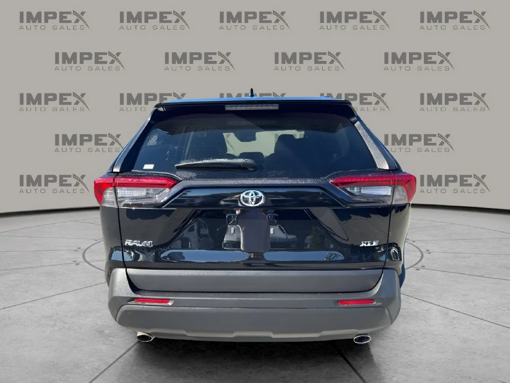 Used 2022 Black Toyota XLE image 4