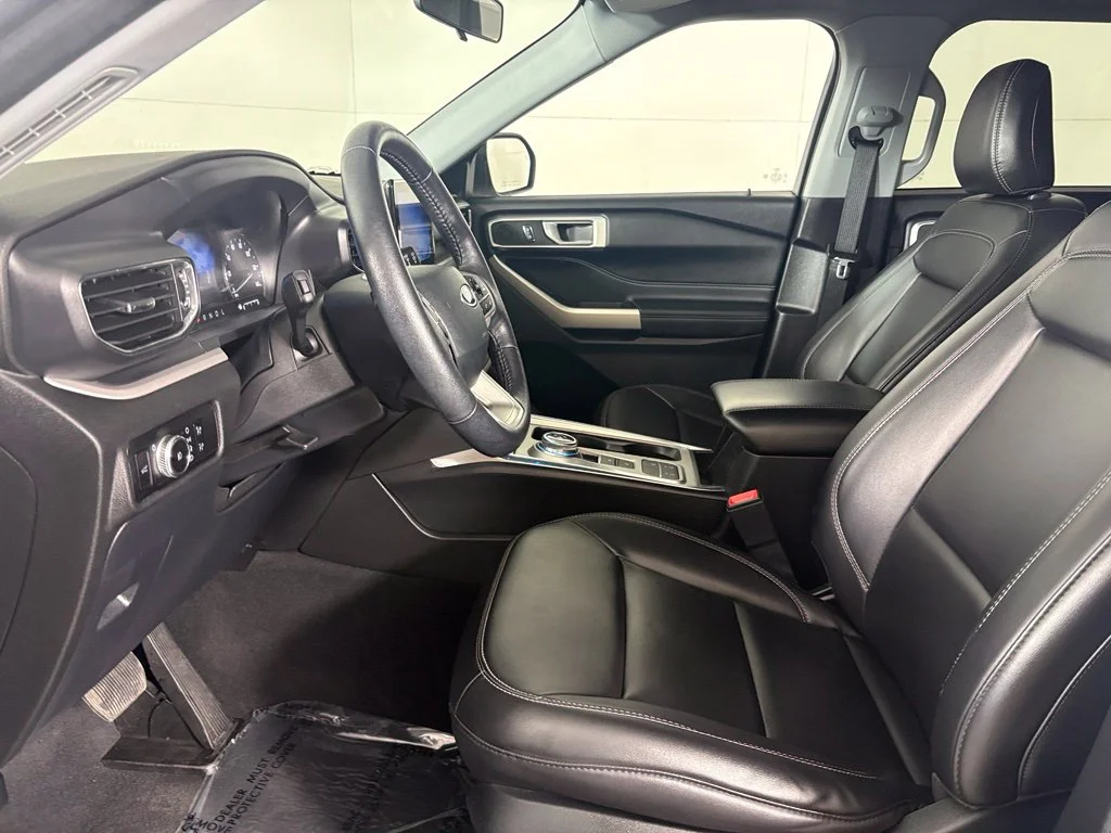 Used 2023 Silver Ford XLT image 21