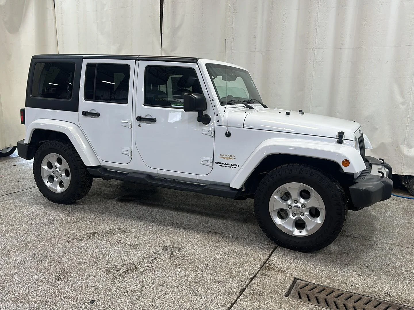 2015 Jeep Wrangler Unlimited Sahara - Photo 8