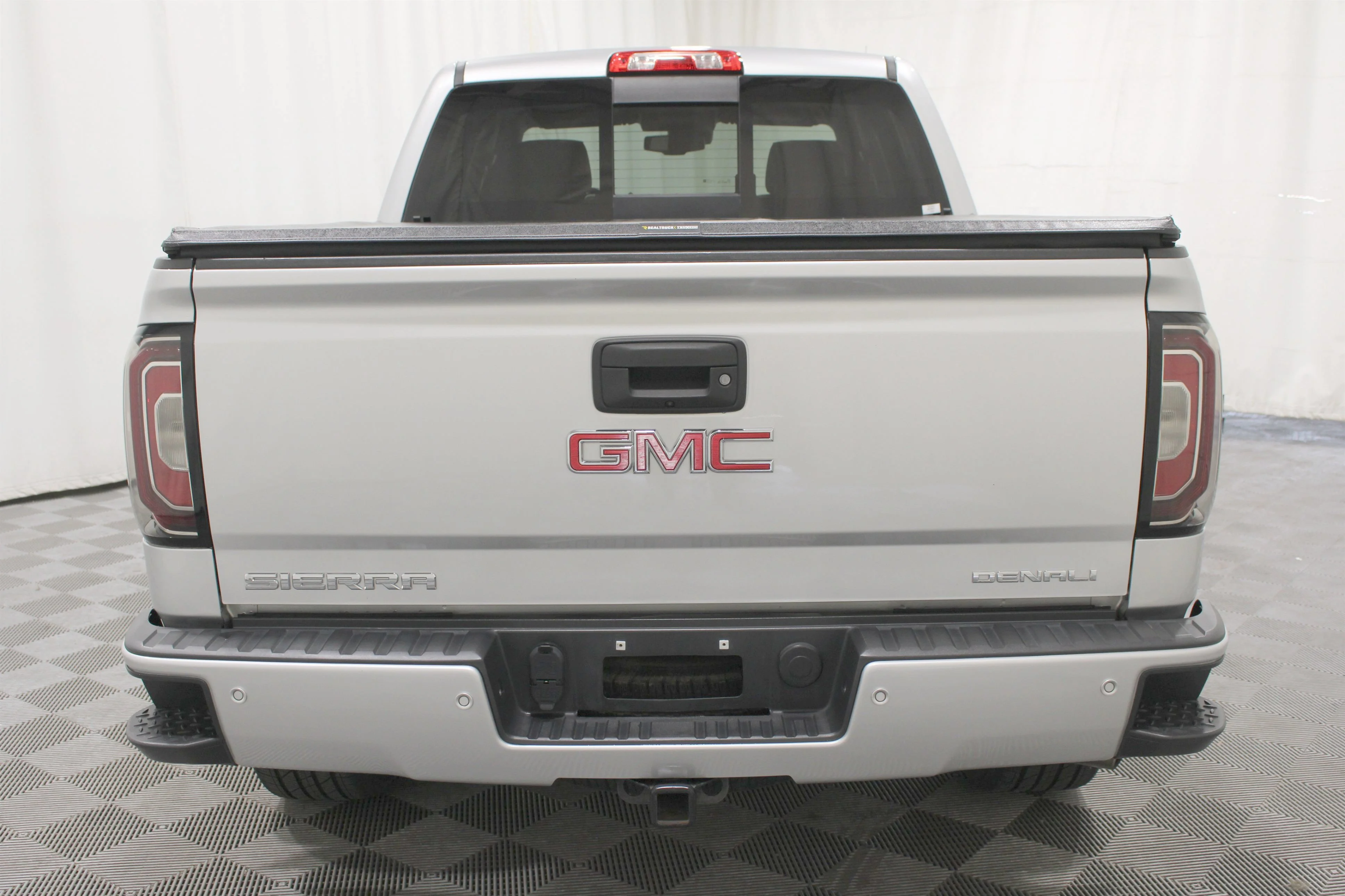 Used 2018 Quicksilver Metallic GMC Denali image 30