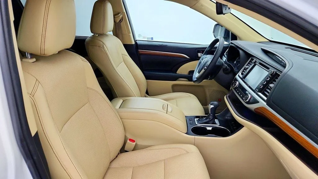 Used 2019 Blizzard Pearl Toyota Limited V6 AWD image 25