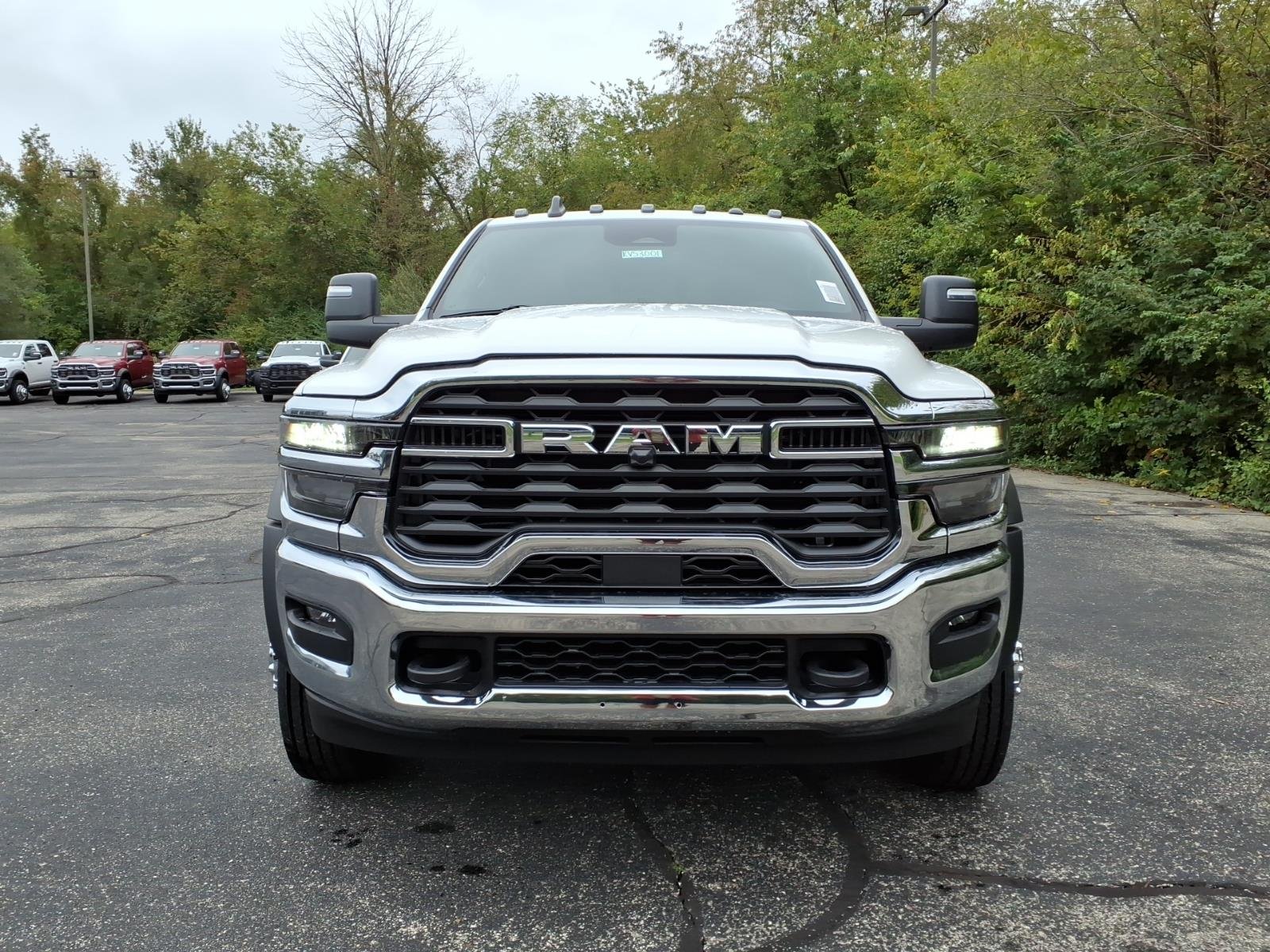 New 2027 Bright White Clear-Coat Paint RAM Big Horn image 2