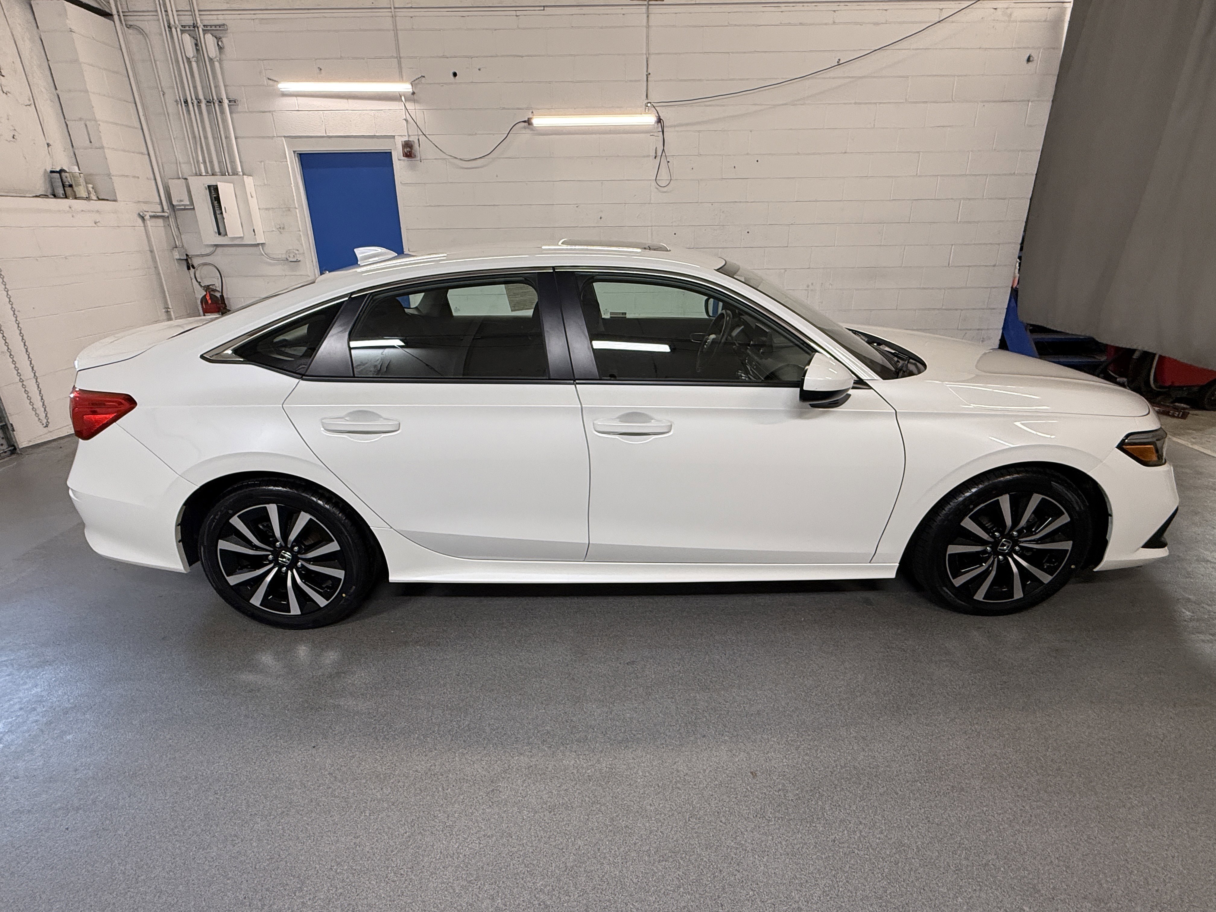 Certified Used 2023 Platinum White Pearl Honda EX image 10