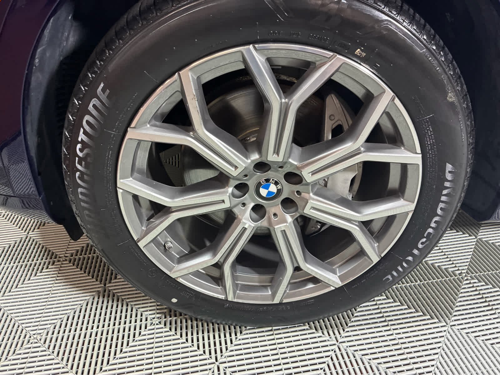 Certified Used 2024 Tanzanite Blue II Metallic BMW xDrive40i image 10