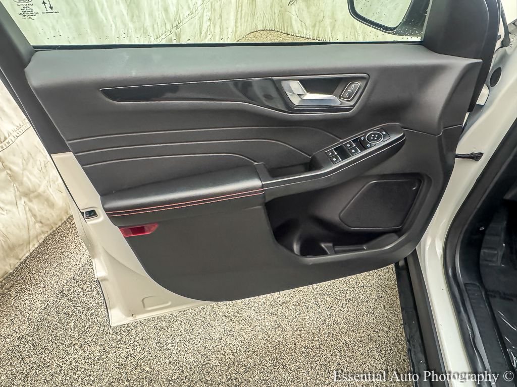 Used 2023 White Metallic Ford ST-Line image 20