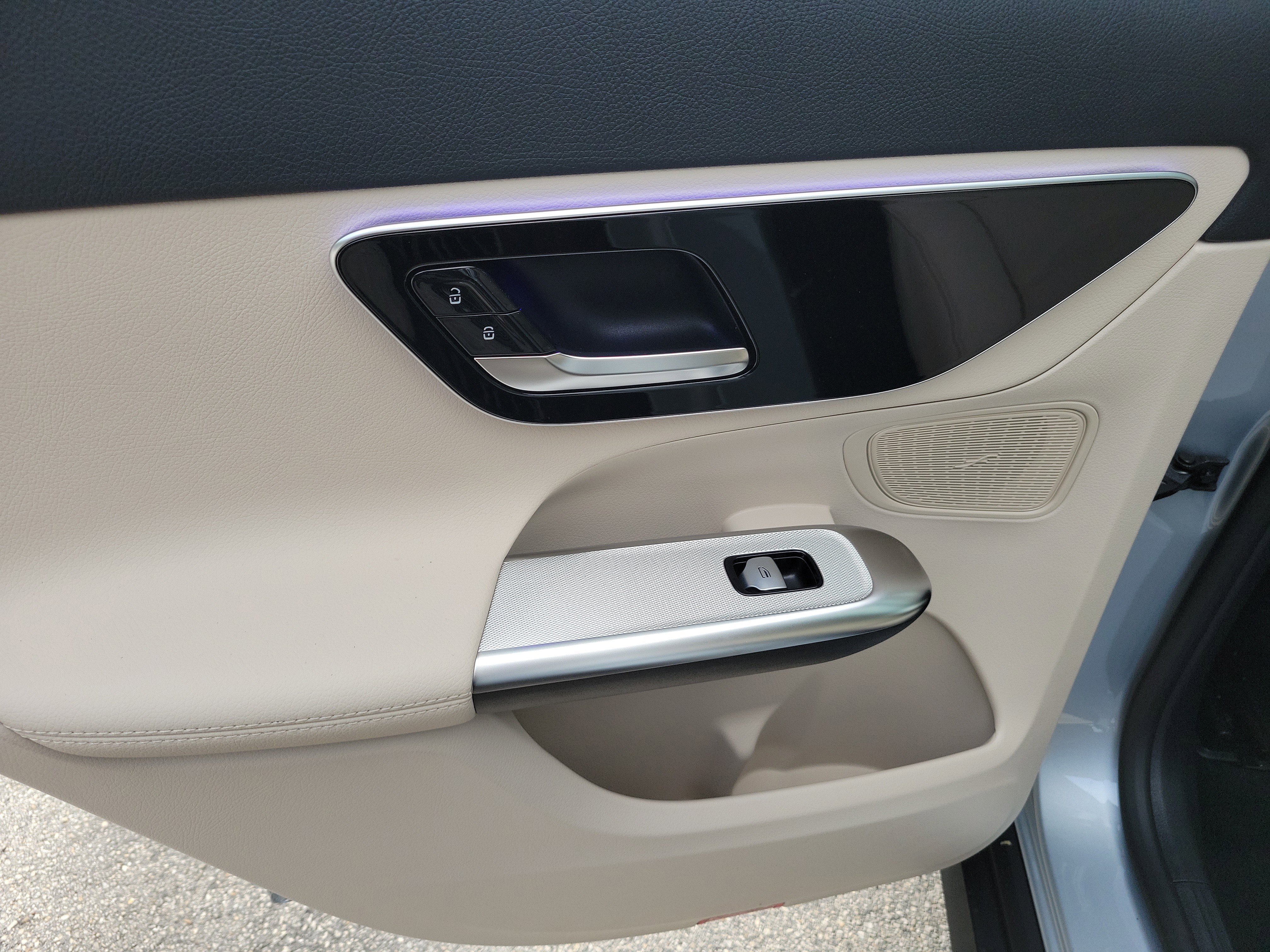 New 2026 Cirrus Silver Metallic Mercedes-Benz GLC 300 image 9