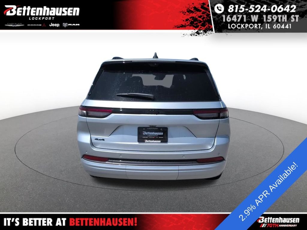 New 2026 Silver Zynith Exterior Paint Jeep Limited image 7