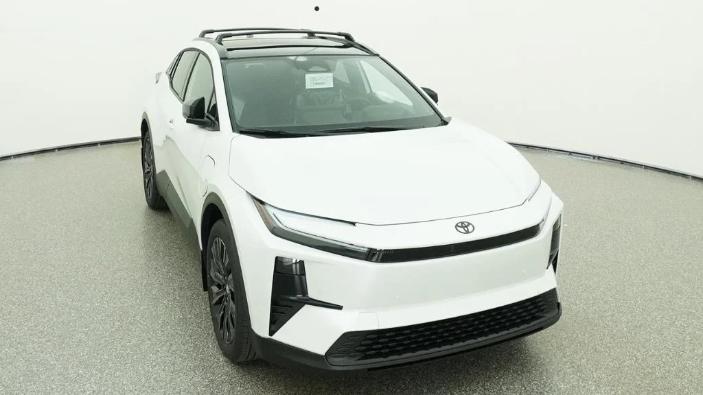 New 2026 Wind Chill Pearl Toyota XSE image 42