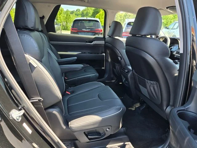 Used 2025 Black Hyundai SEL image 19