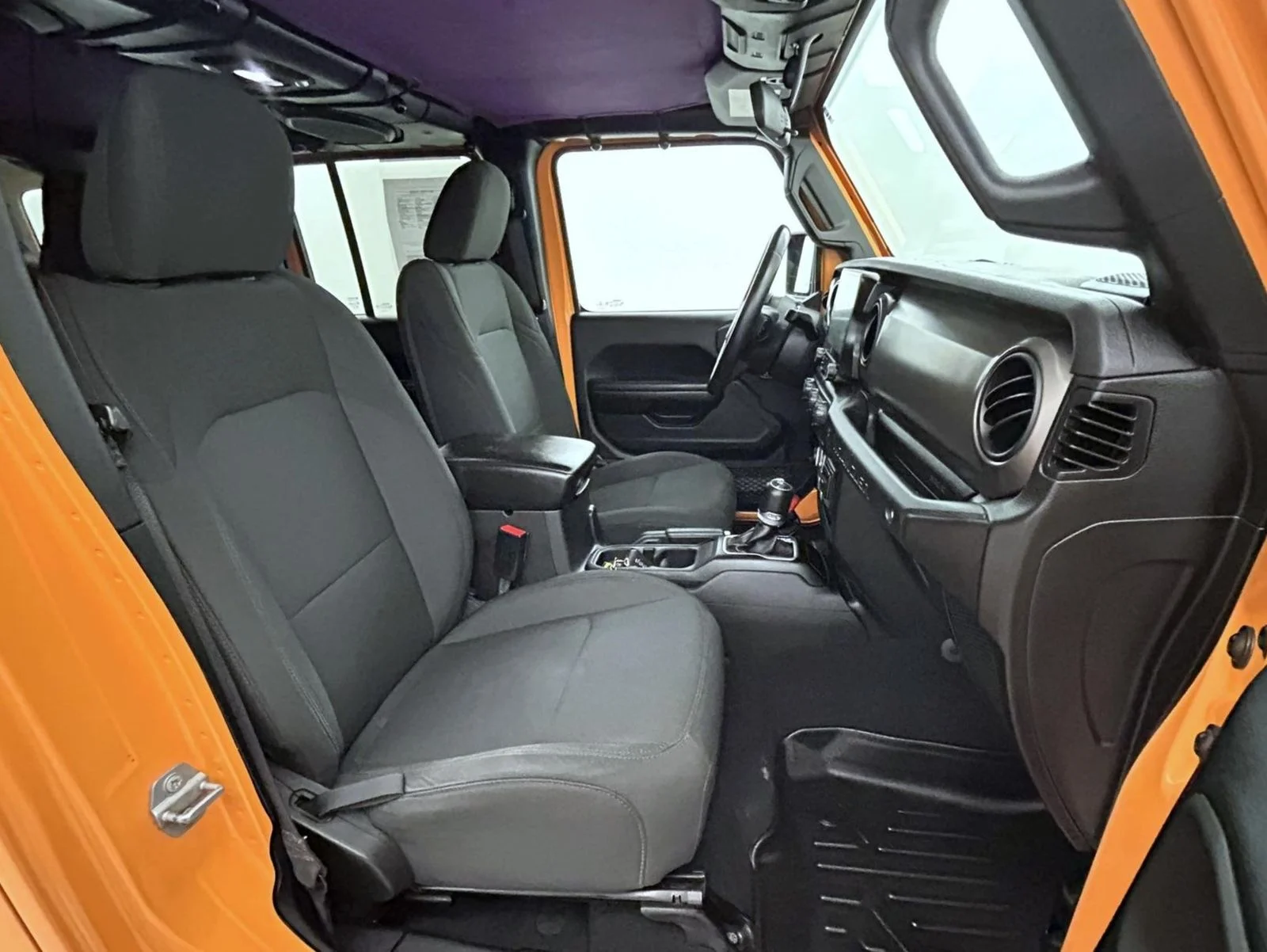 Used 2018 Orange Jeep Unlimited Sport S image 17