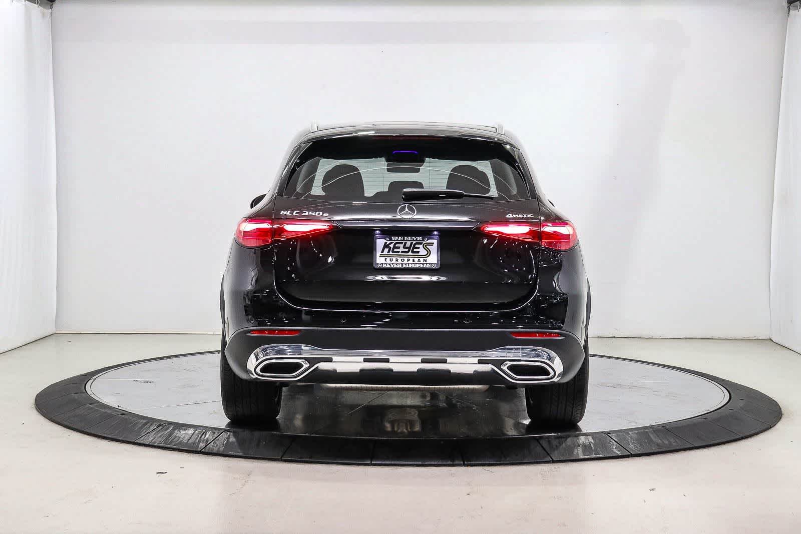 Used 2025  Mercedes-Benz GLC 350e image 3