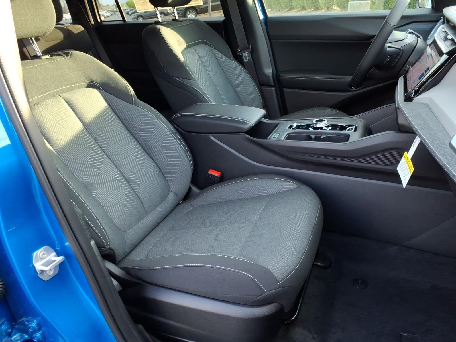 New 2026 Hydro Blue Pearl-Coat Exterior Paint Jeep Laredo image 19