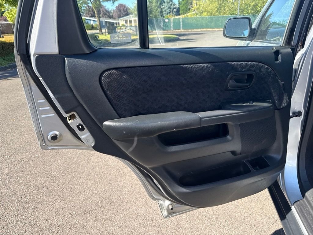 Used 2006 Alabaster Silver Metallic Honda LX image 17