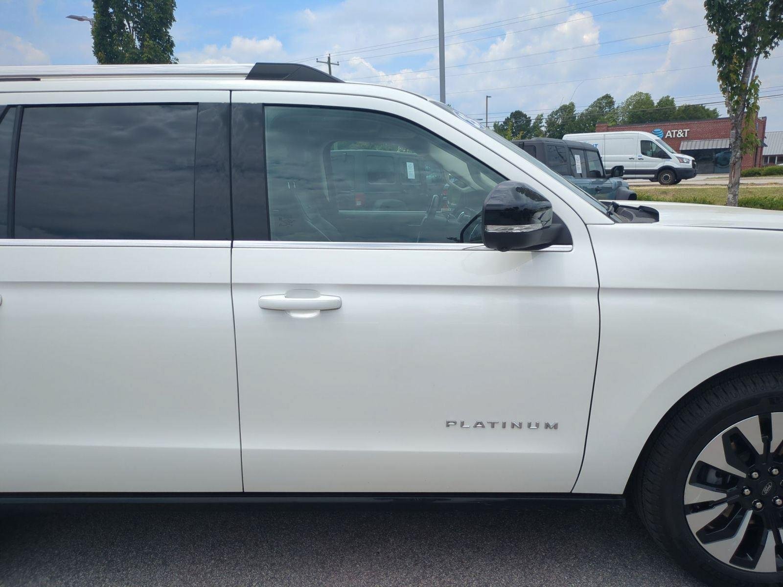 Used 2025 Star White Metallic Tri-Coat Ford Platinum image 40
