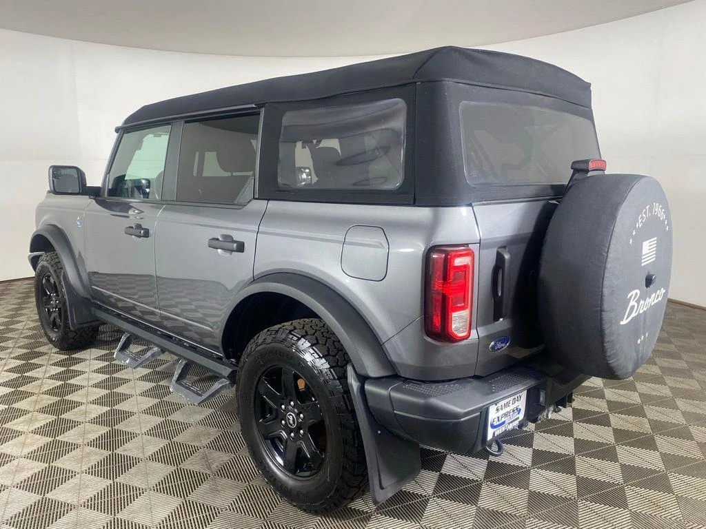 Used 2024 Gray Metallic Ford Black Diamond image 9