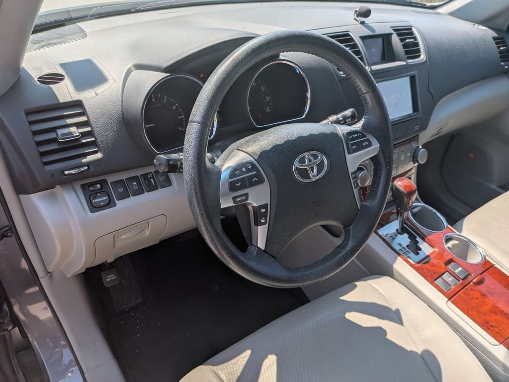 Used 2012 Gray Toyota Limited image 13