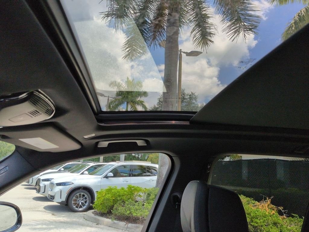 New 2026 Dravit Grey Metallic BMW xDrive50e image 20