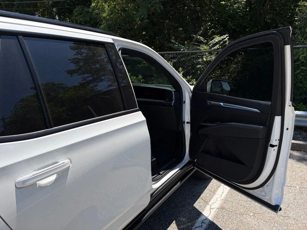 Used 2025 White Cadillac V-Series image 17