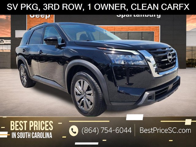 2025 Nissan Pathfinder SV