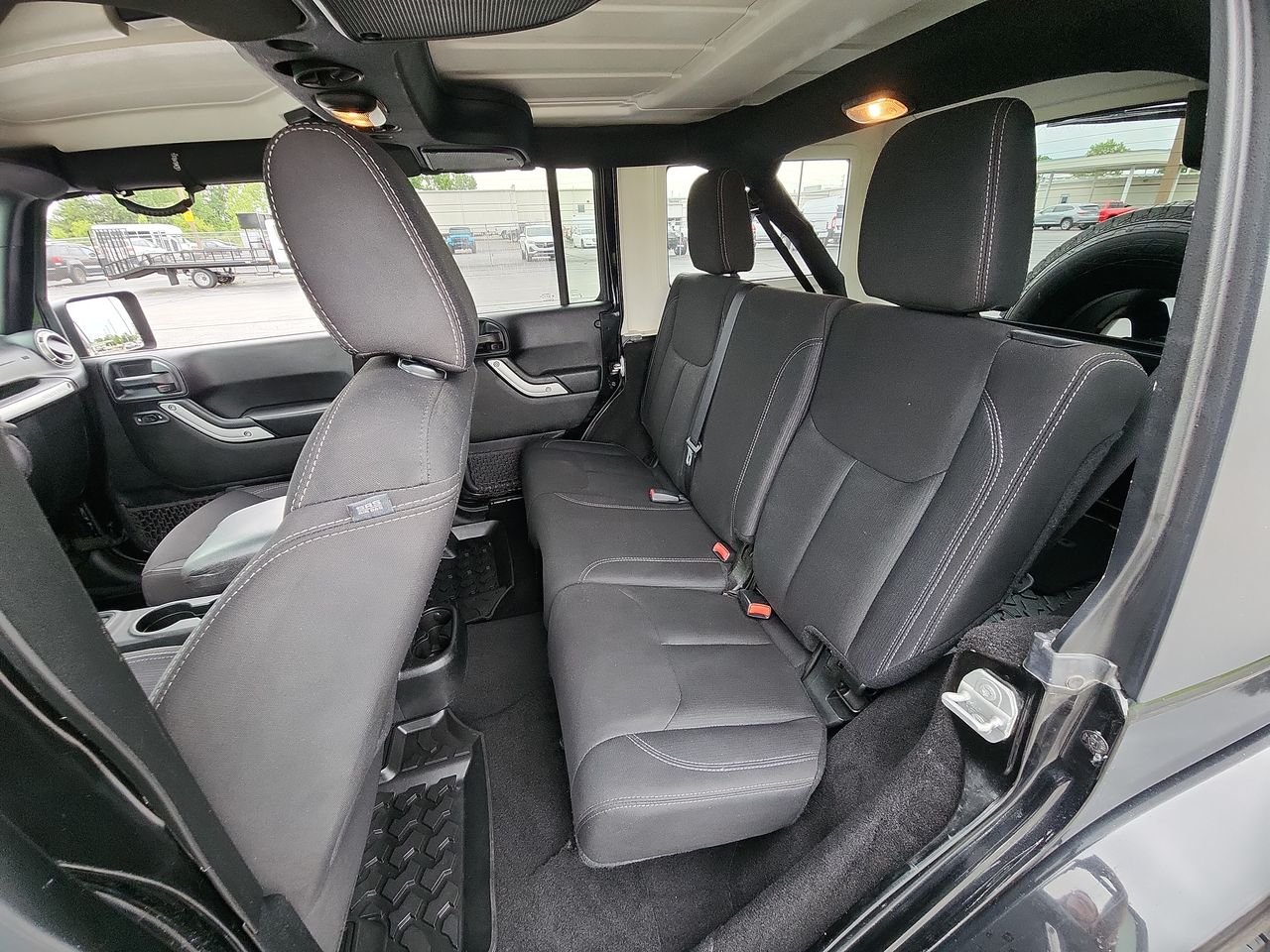 Used 2018 Black Clearcoat Jeep Sahara image 20