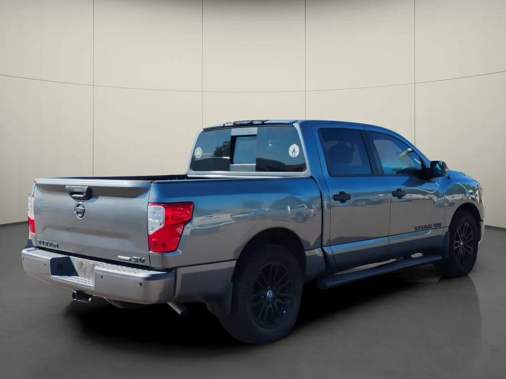 Used 2018 Gray Nissan SV image 7