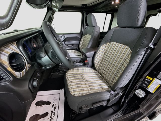 New 2026 Black Clear-Coat Exterior Paint Jeep 85th Anniversary Edition image 19