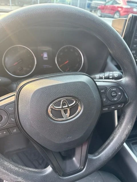 Used 2021 Gray Toyota XLE image 6