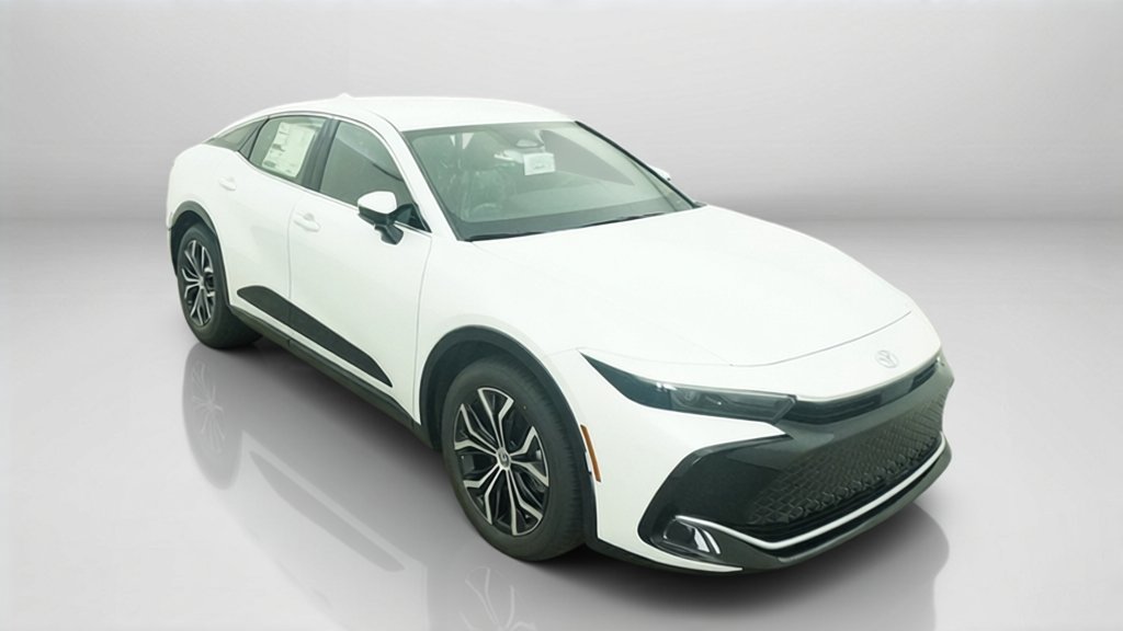 New 2027 Oxygen White Toyota XLE image 5