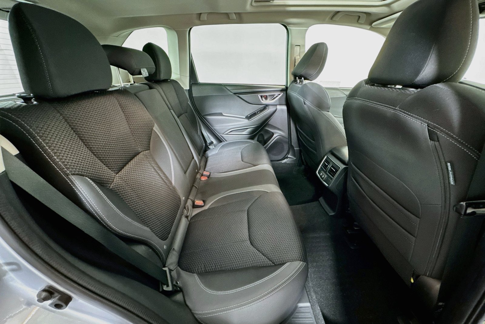 Used 2022 Ice Silver Metallic Subaru Premium image 26